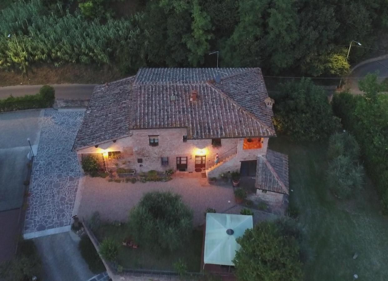 Podere Il Pero Сиена Экстерьер фото